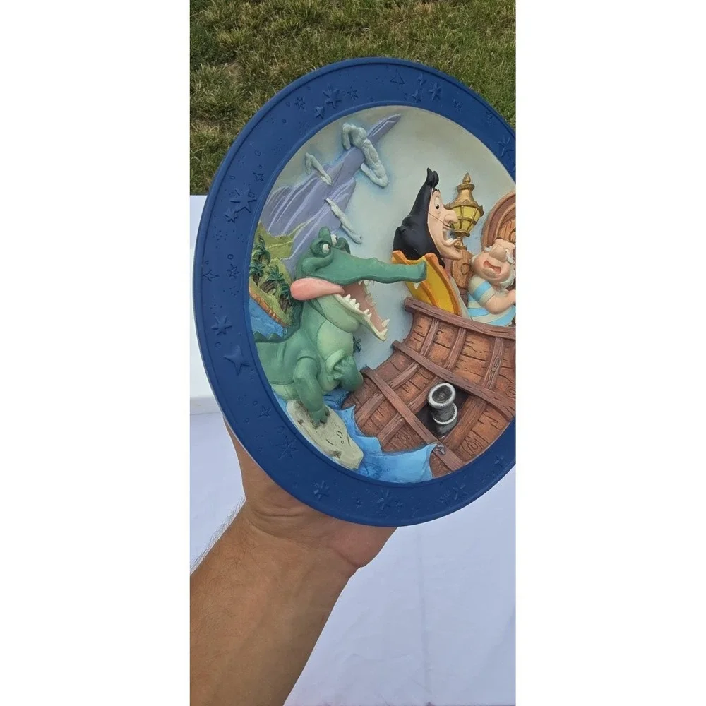 Peter Pans Disney 3D Relief Collectors Plate 